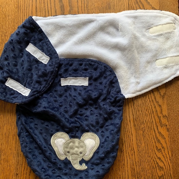 Minky Velcro Swaddle - Picture 3 of 4
